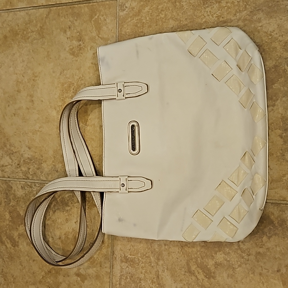 White Jaclyn Smith purse
